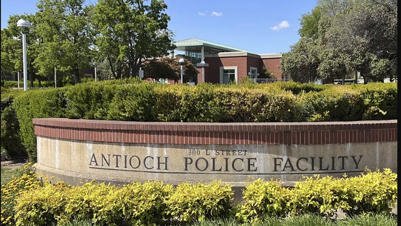 El consejo municipal de una pequeña ciudad del Área de la Bahía de San Francisco votó el martes para lanzar tres auditorías de su problemático Departamento de Policía de Antioch