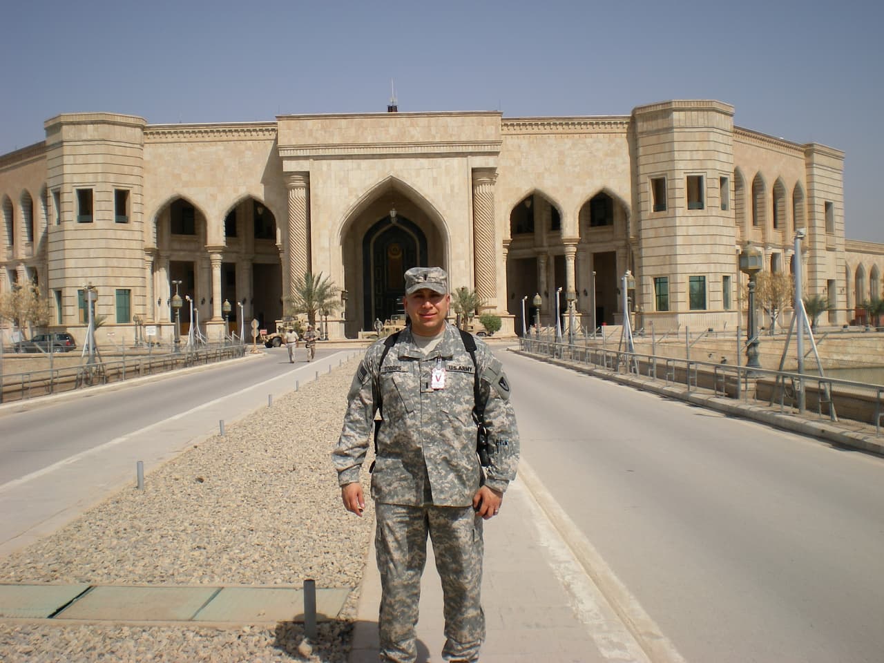Le Roy Torres, un hispano de Robstown, en el sur de Texas, durante su período de servicio en Irak, 2007-2008.
