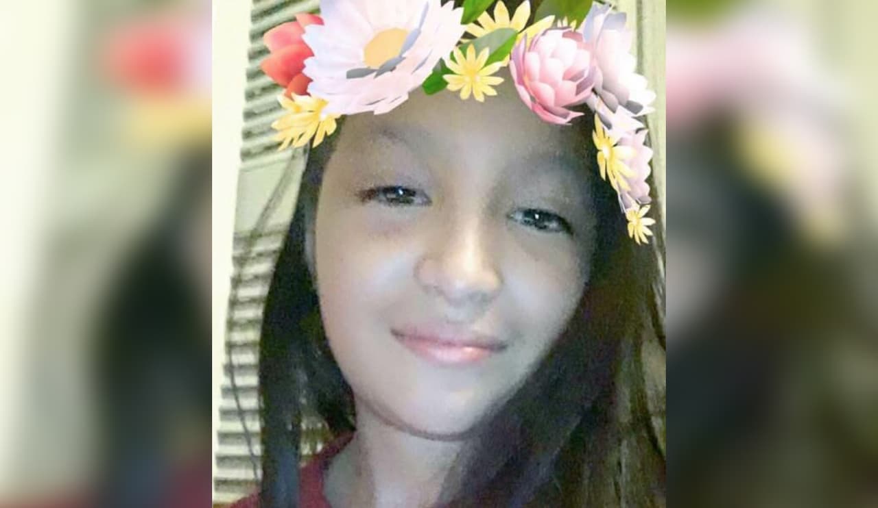 Una niña hispana regresaba a casa cuando su autobús escolar se incendió y quedó atrapada entre las llamas