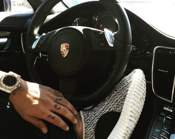 No cabe duda, Nicky es un hombre de acción.