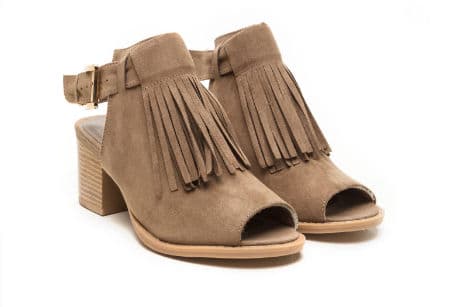 Fringed Fate Faux Suede Booties, 25.30 dólares en Gojane.com