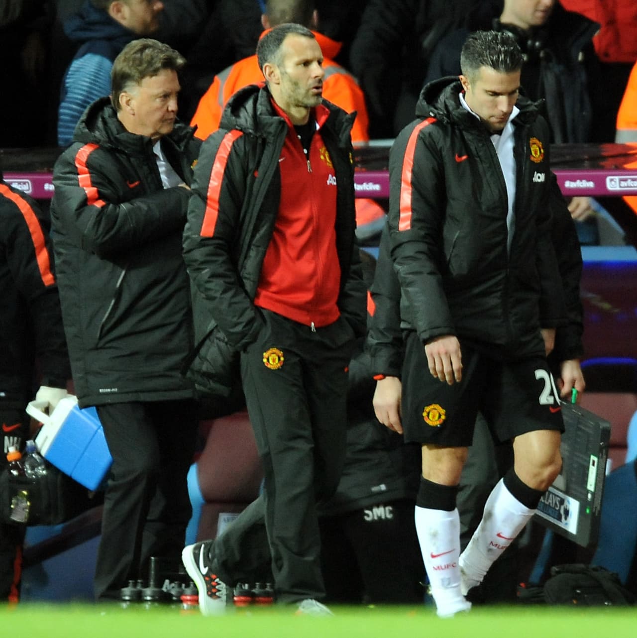 ¡No solo a Chicharito! Van Persie revela bofetada de Van Gaal