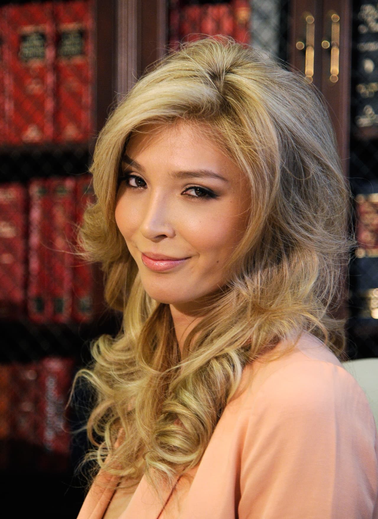 Jenna, quien completó su transformación a los 19 años, los demandó y ganó.