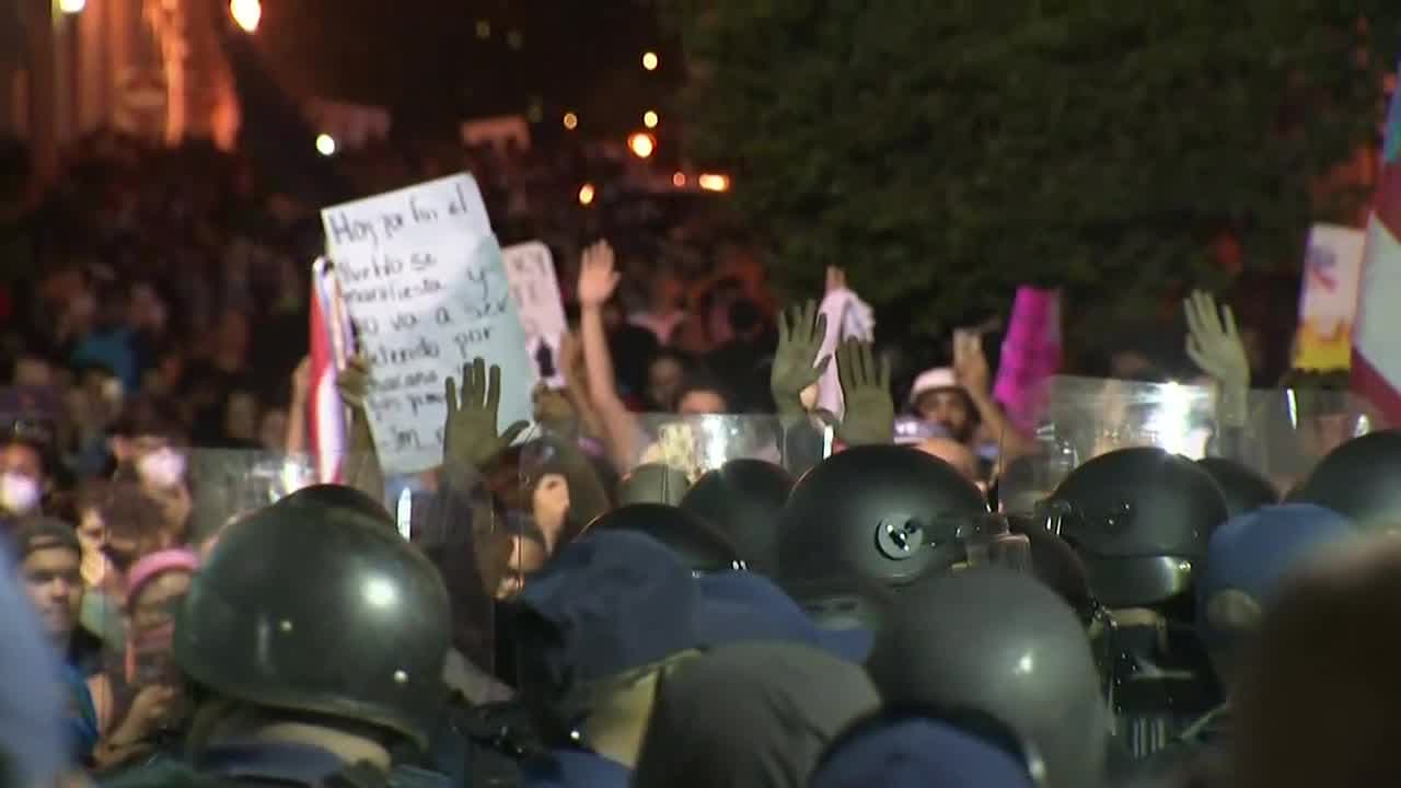 Protestas en Puerto Rico se tornaron violentas en la madrugada de este jueves
