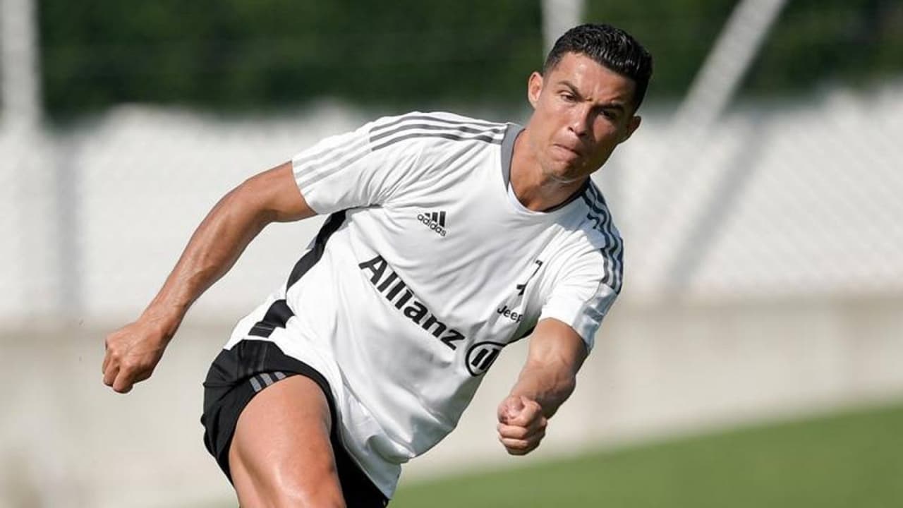 Cristiano Ronaldo abandona entrenamiento de Juventus por un golpe