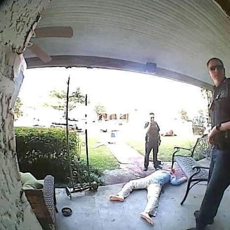 “Cuando la policía "interviene", es posible que lo esté haciendo bien”, se lee en una publicación que Novak hizo en su cuenta de Facebook.
<br>