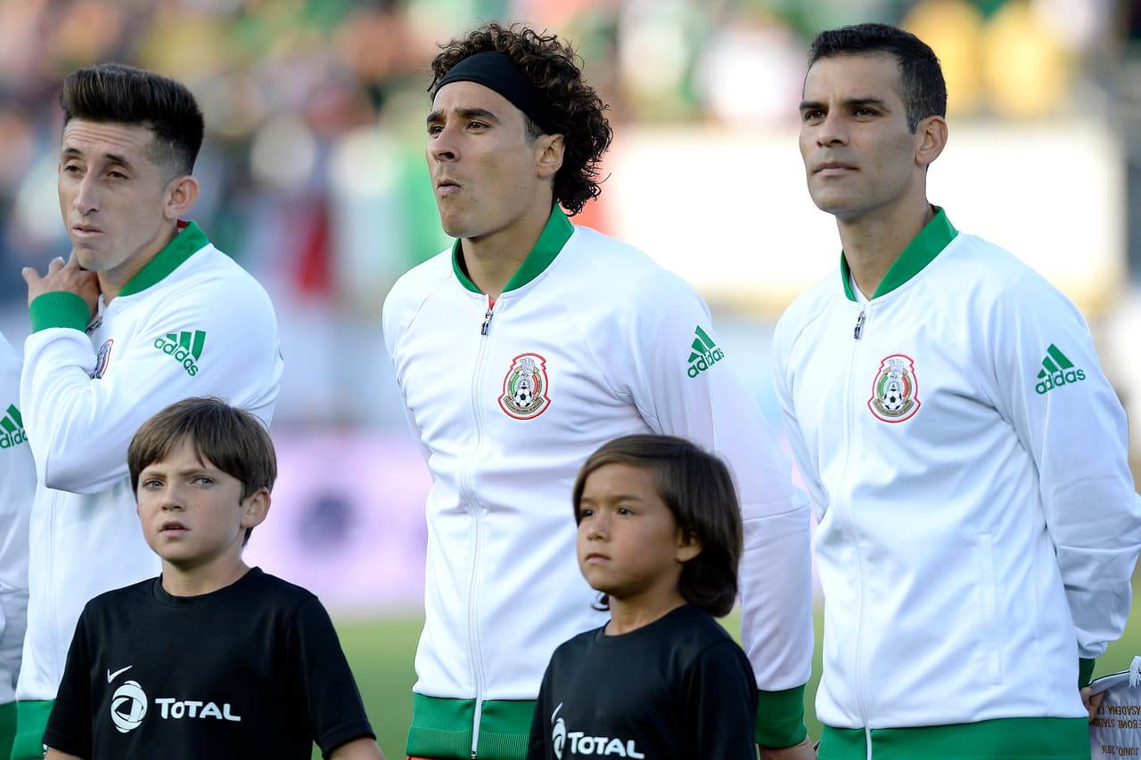 Jugadores del Tri, en desacuerdo con las rotaciones de Juan Carlos Osorio