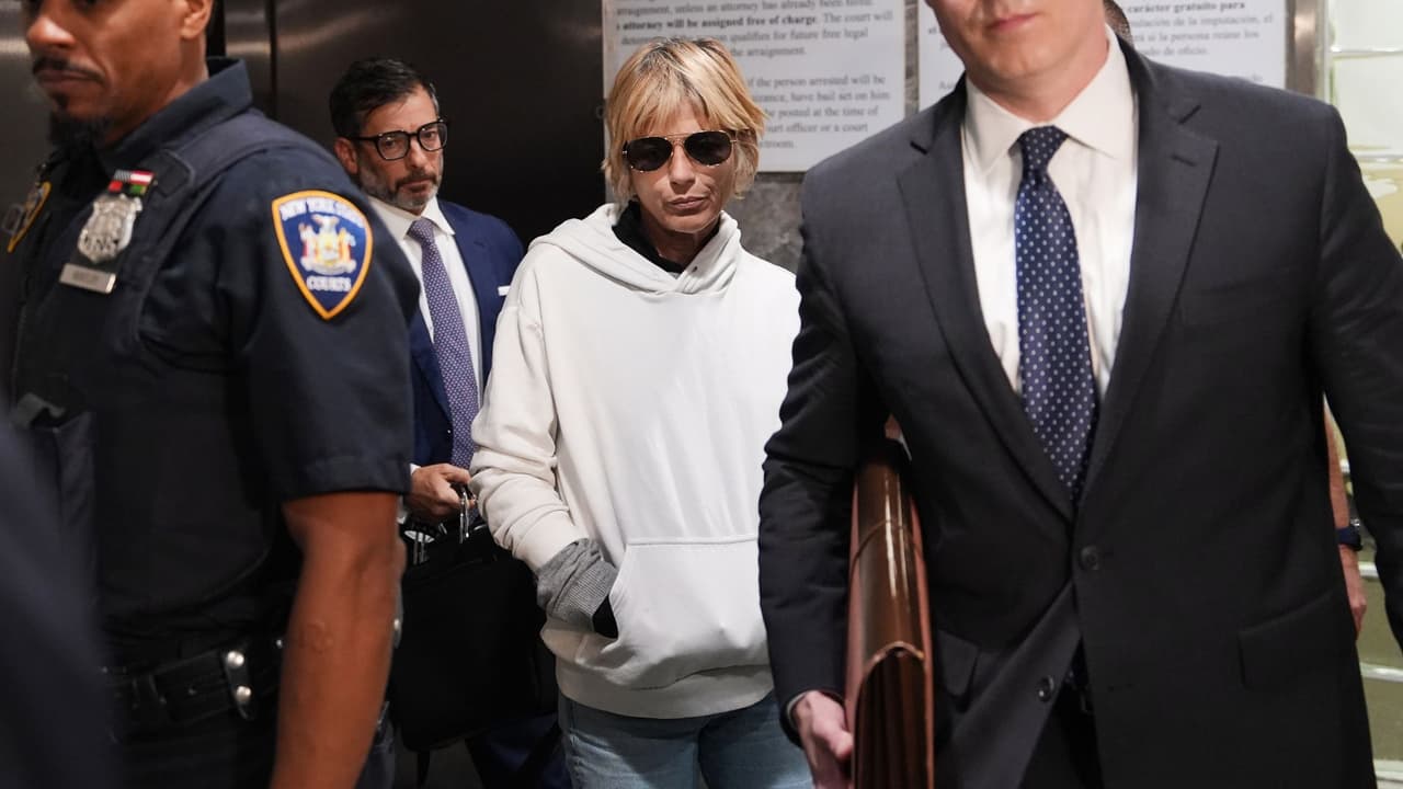 Caso Selma Blair: Actriz de 'Legally Blonde' queda libre bajo fianza tras altercado en un vuelo de Delta