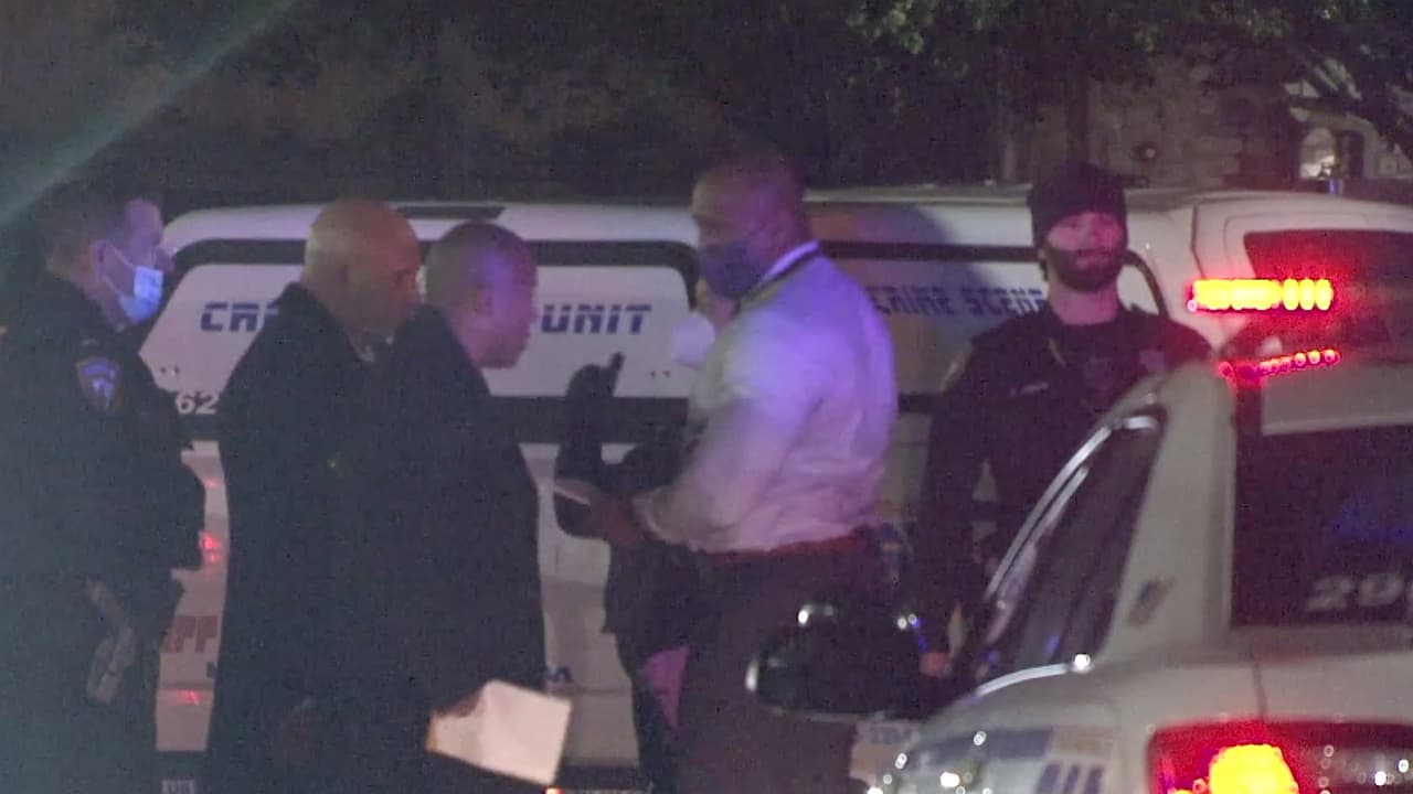 Prestaron primeros auxilios hasta que llegaron los paramédicos. Más tarde fue pronunciado muerto.
<br>