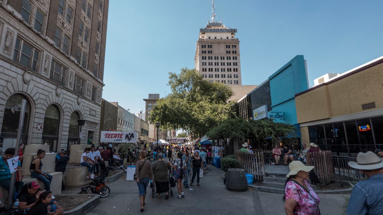 La celebracion de Independencia en el Fulton Mall