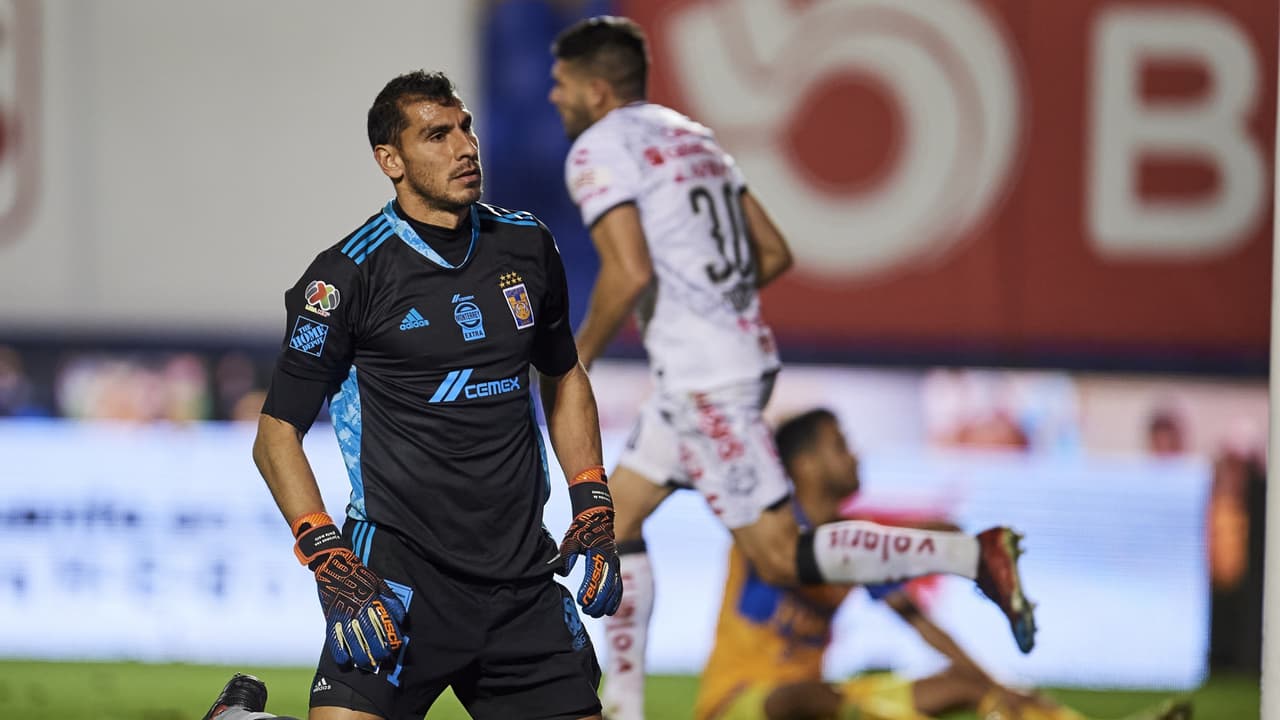 Nahuel Guzmán se queja por el tiempo de compensación ante Xolos