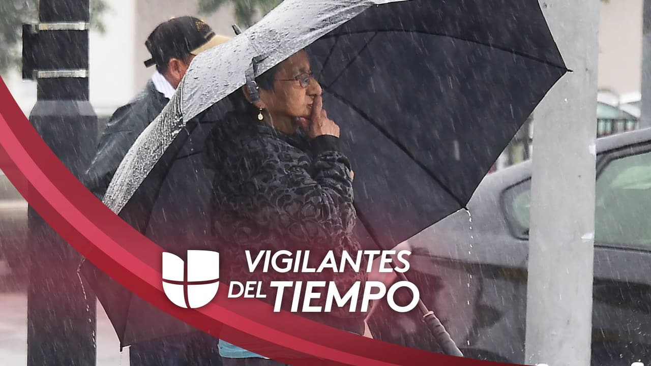 La amenaza de tiempo severo para este lunes es alta y se han emitido vigilancias por inundaciones, así como advertencias por las ráfagas de viento. A continuación te presentamos las acciones que puedes tomar para resguardarte de cualquier emergencia.