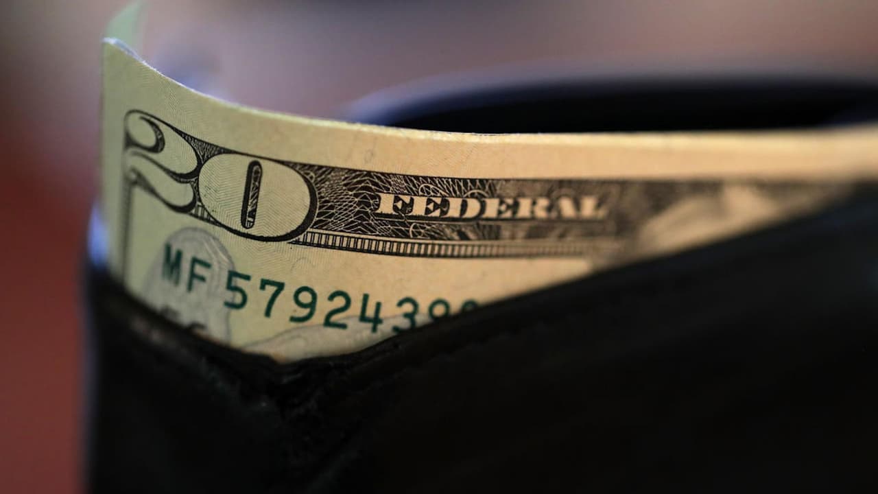 La 
<b>inflación y la crisis económica</b> han ocasionado 
<b>nerviosismo entre las personas</b>, ante un panorama que se 
<b>advierte incierto</b>.
<br>Sin embargo, 
<b>Andrés Gutiérrez, asesor financiero</b>, recomienda antes que nada 
<b>guardar la calma</b> y después tener en 
<b>cuenta algunas medidas básicas</b>. 
<br> Aquí te lo explicamos.