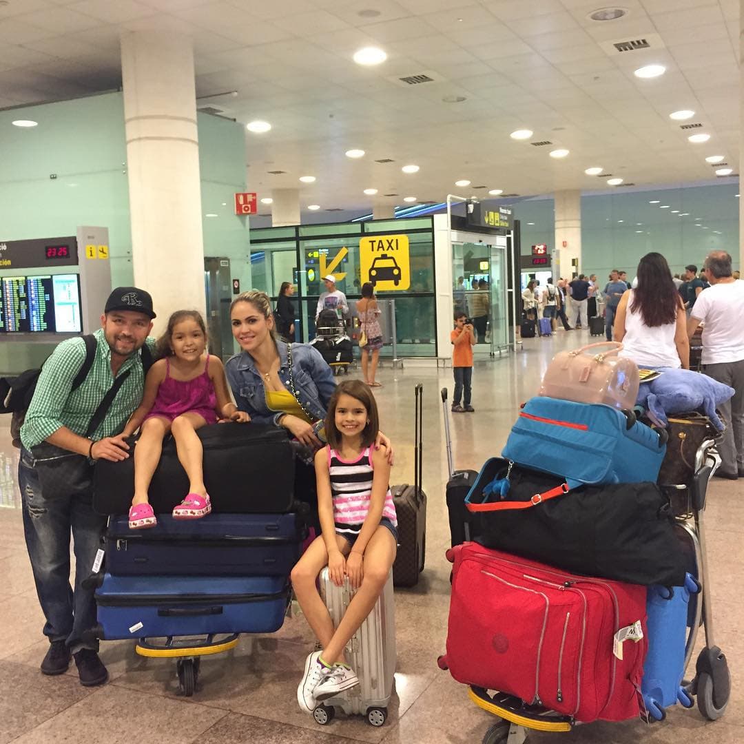 Con Ivanna, Celia Sofía, Ximena y su esposa Celia viaja a todas partes.
