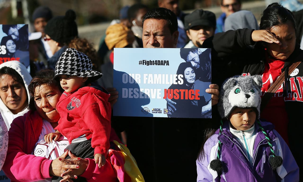 Inmigrantes preparan manifestación frente a la Corte Suprema durante audiencia sobre Acción Ejecutiva
