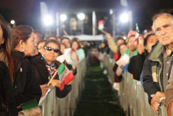 Mexicanos en el área de Chicago llegaron a La Villita para celebrar a lo grande el tradicional grito de Independencia que fue oficiado por el Cónsul General de México de esa ciudad.