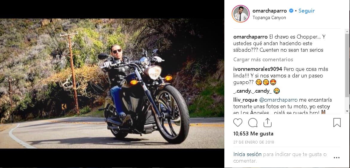 Pedro Infante era un apasionado de las motos y fue dueño de una Harley Davidson en la que solía recorrer las calles. A Omar Chaparro también le encantan: "Desde que era muy niño, me impactó mucho la película de ‘A toda máquina' con Pedro Infante y Luis Aguilar, pude tener una moto hasta que trabajé como repartidor de pizzas", confesó en una entrevista para el diario mexicano Excélsior.