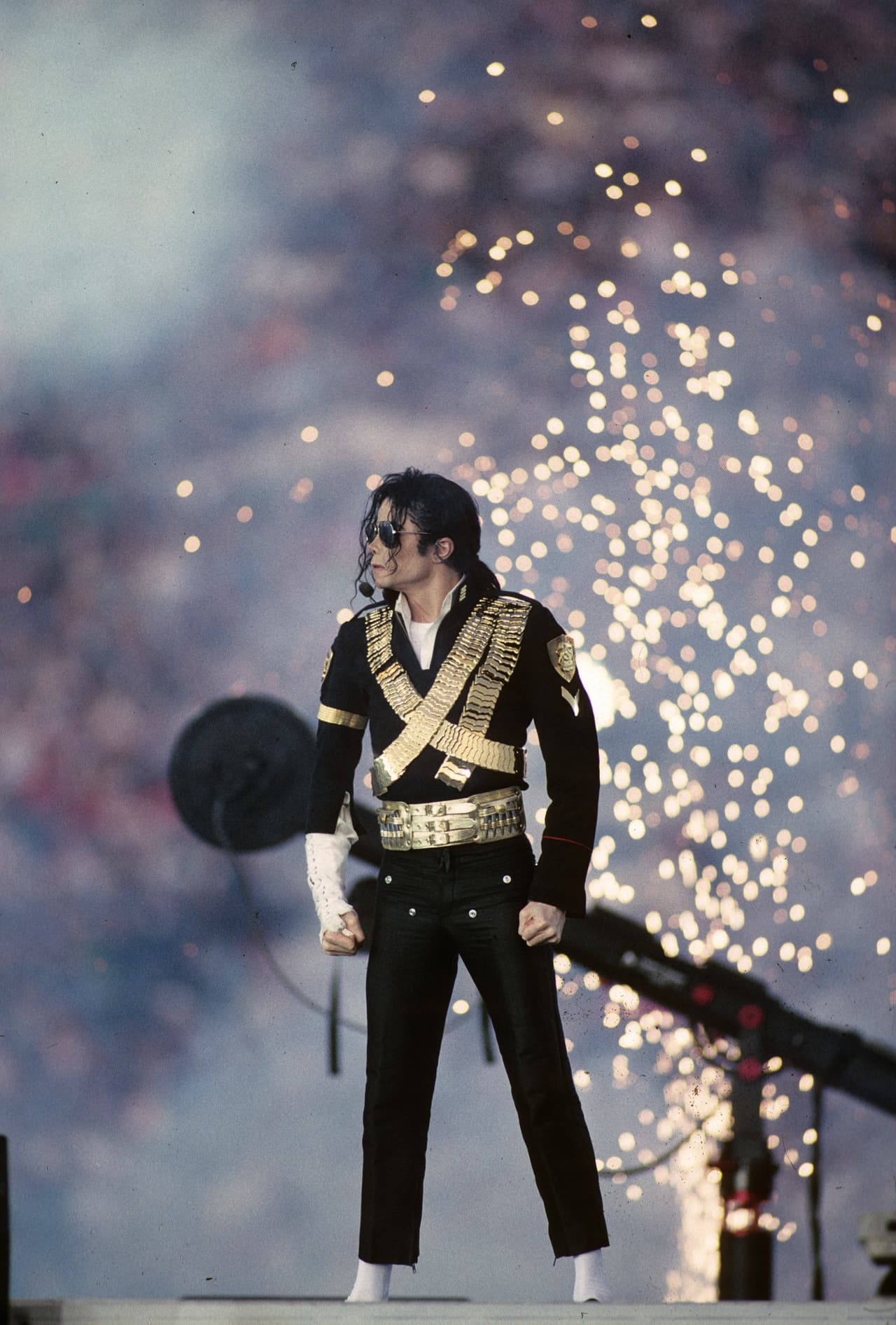 El Super Bowl XXVII se recuerda por la espectacular actuación de Michael Jackson el "Rey del pop". Era la confirmación del medio tiempo del Super Bowl como un evento masivo de alto impacto en el rating televisivo.