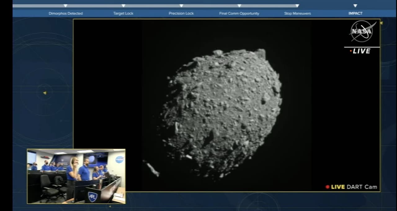 Por primera vez, una nave de la NASA choca contra un asteroide para "defender el planeta"