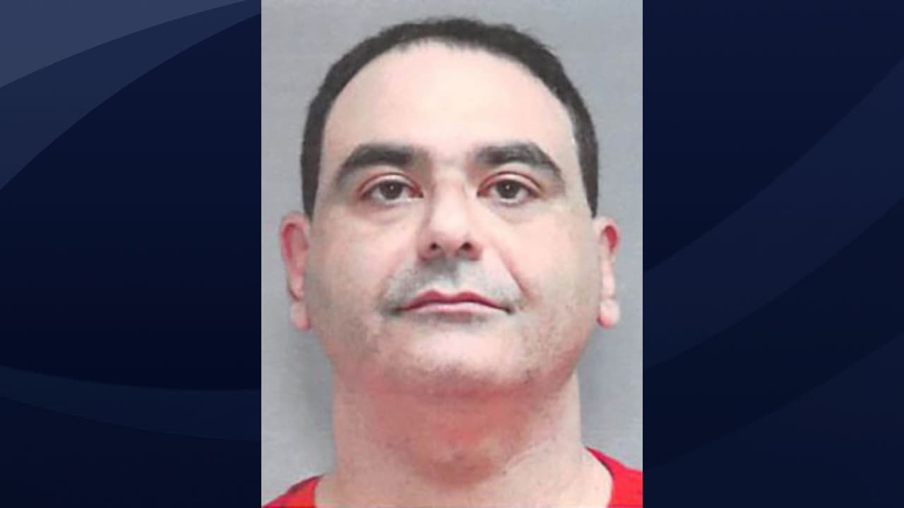 Christopher Bifano es residente de San José y tiene 45 años. Los delitos por los que se acusa a los detenidos que van desde delitos menores de agresión sexual hasta delitos graves de agresión sexual de un menor y violación. 
<br>