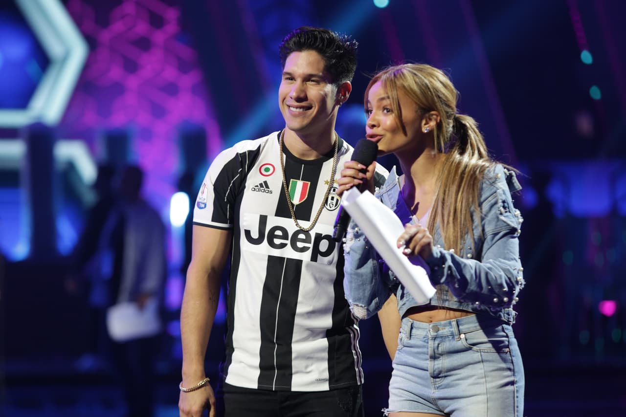 Chyno Miranda y Leslie Grace tomaron el micrófono.