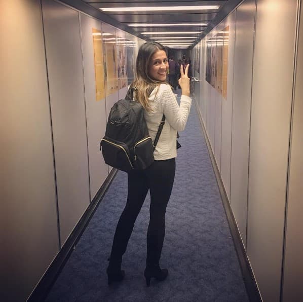 Con mochila al hombro, Maity está más que lista para vacacionar por Praga, Budapest, Berlín, Amsterdam y Copenhagen.