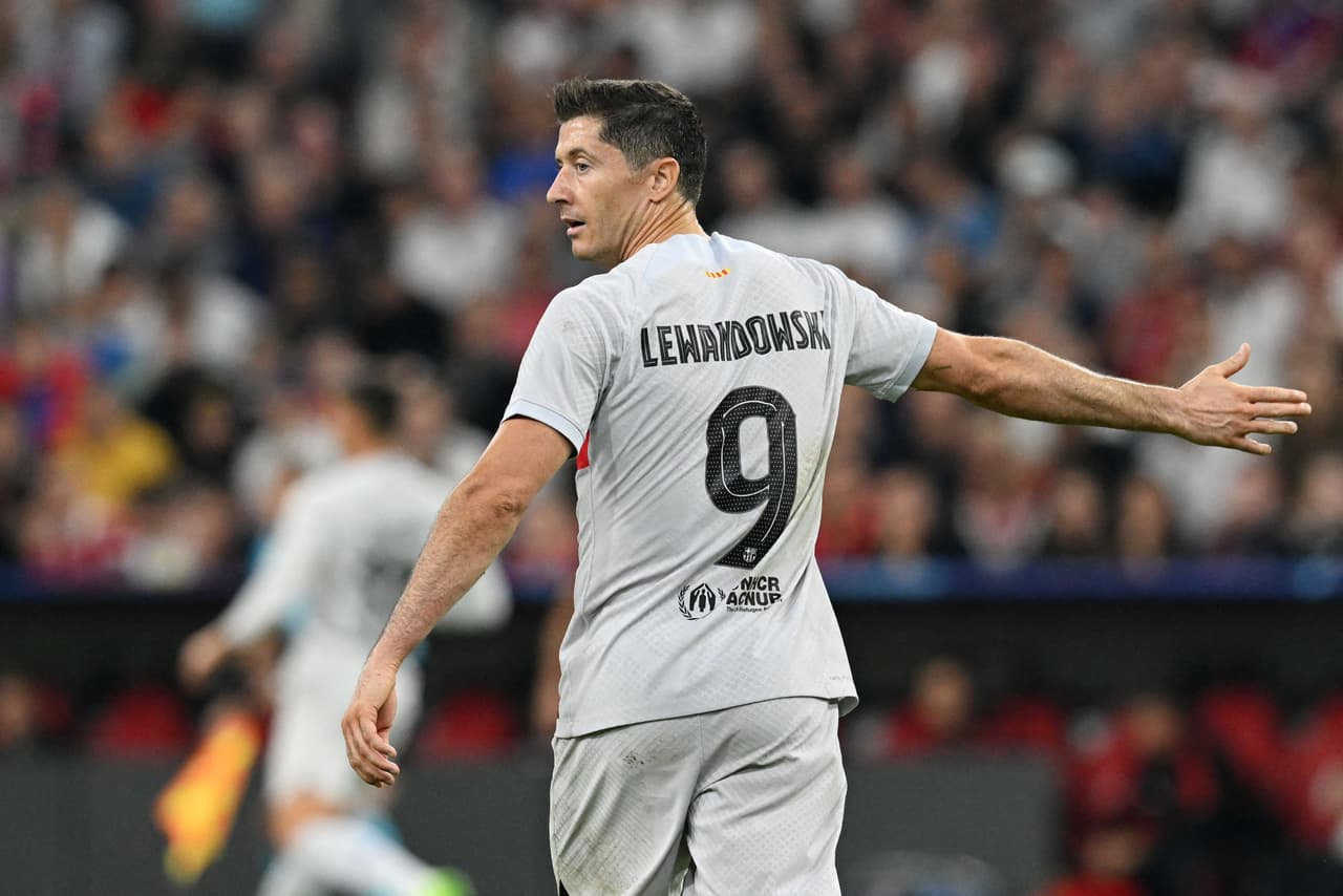 Bayern venció al Barcelona con los goles de Lucas Hernández y Leroy Sané, en el regreso de Robert Lewandowski a la Allianz Arena.