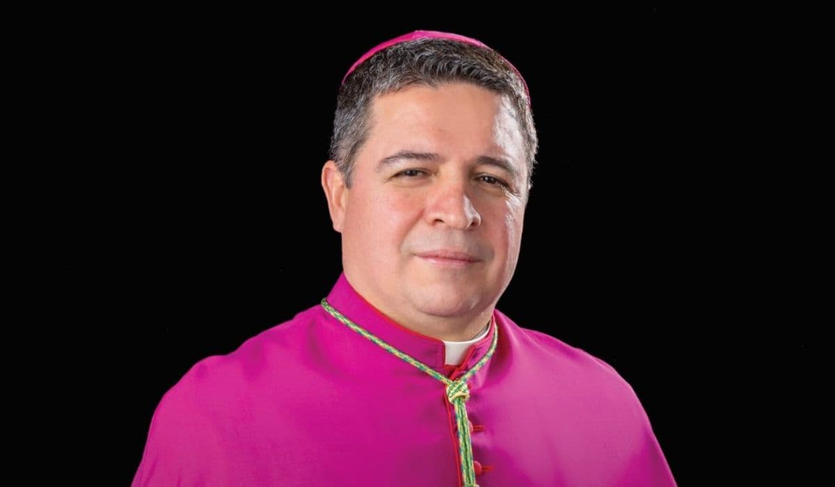 El papa León XIV nombra obispo en EEUU a un exmigrante indocumentado que llegó de El Salvador