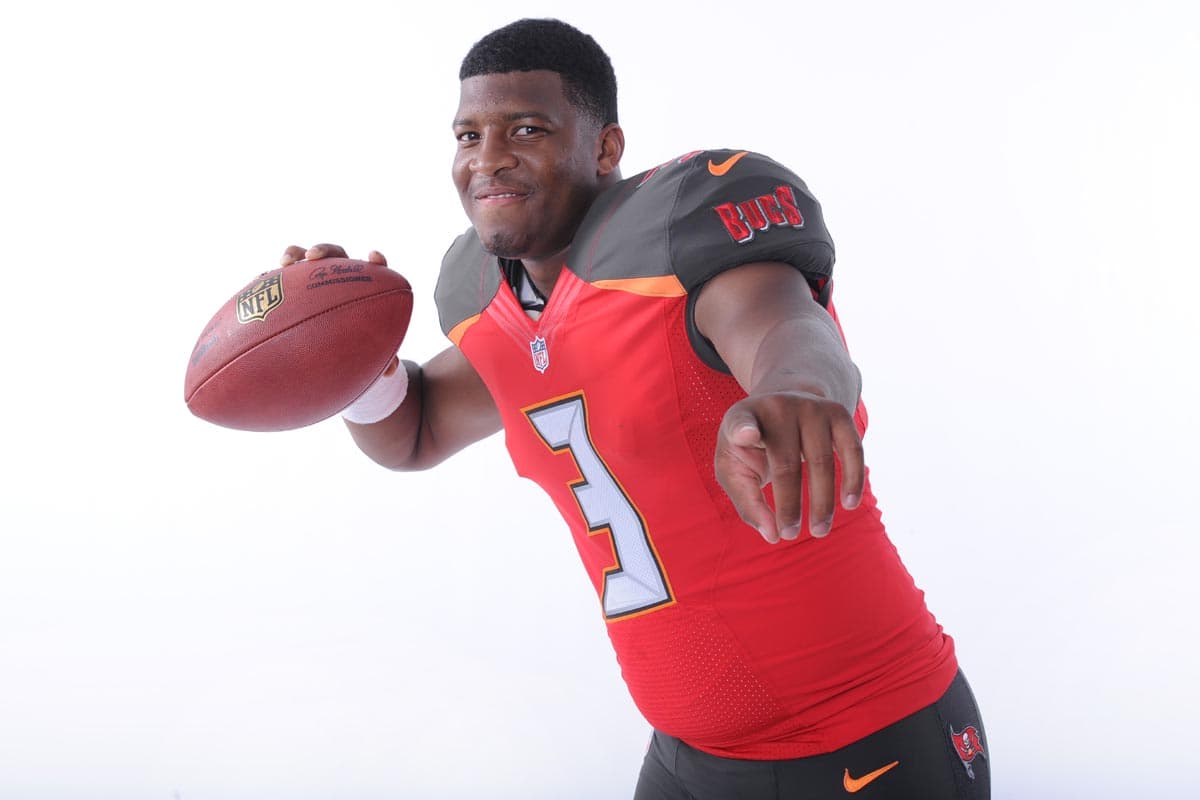 Lovie Smith aseguró que Jameis Winston cumple las expectativas de los Buccaneers