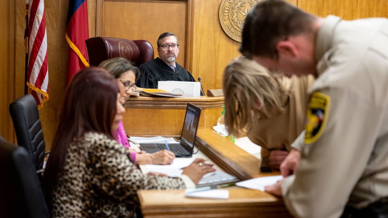 Tienes derecho a un abogado, pero en Texas no siempre es el caso