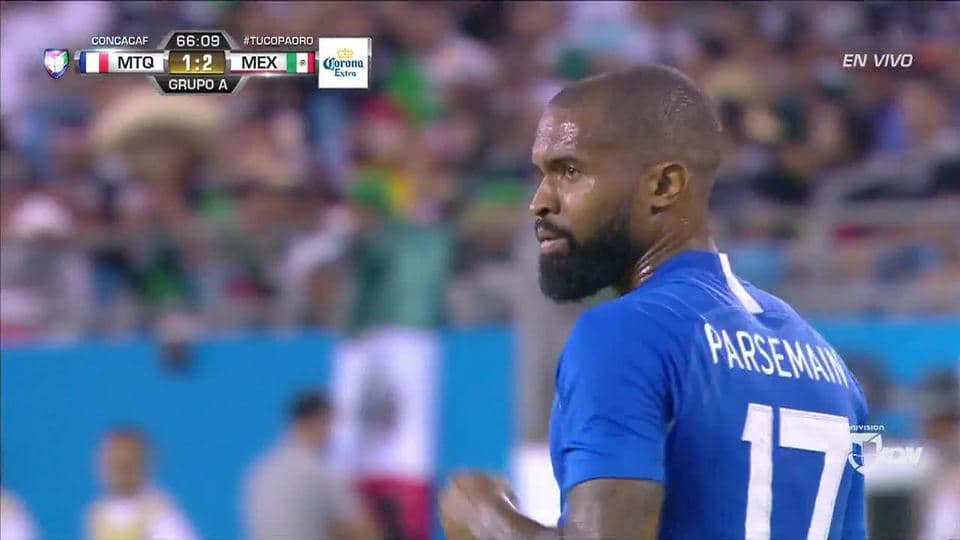 Tiro desviado de Kévin Parsemain