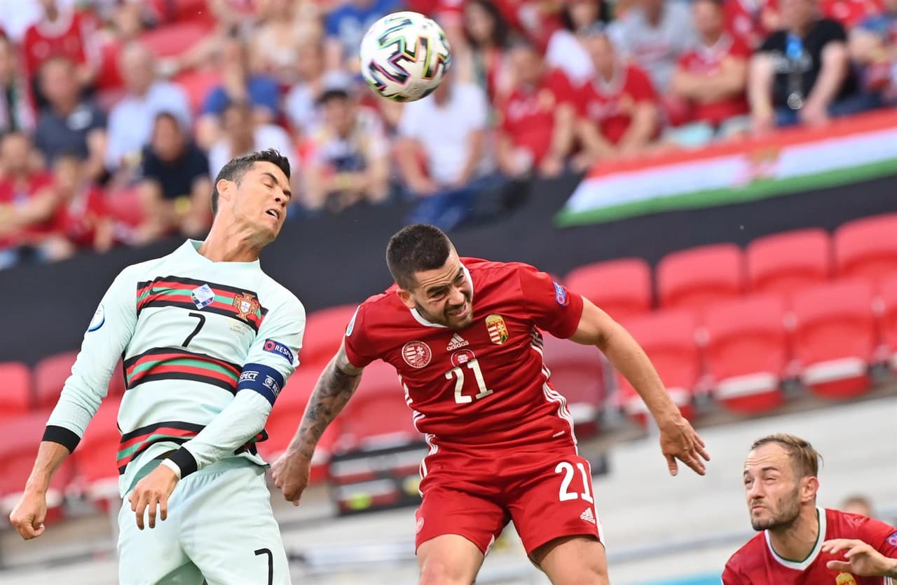 Portugal salva el resultado y derrota a Hungría 3-0 durante el partido del Grupo F en la Euro 2020. La primera parte del partido empataban a cero, pero Raphael Guerreiro ponía el primer tanto al minuto 84 y Cristiano Ronaldo se encargó de cerrar el partido con doblete, sumando los primeros tres puntos para los lusos.