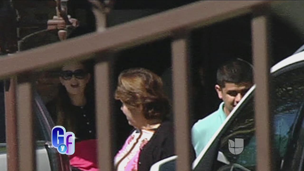 Sin embargo, la familia está unida y la mamá del cantante llevó este mensaje a sus seguidores: "Que le digamos a sus fans que oren por él".