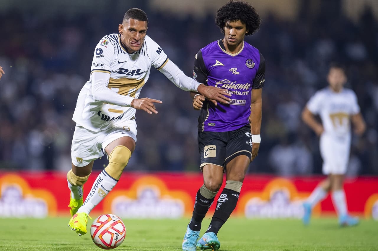 Dani Alves debutó como titular con Pumas en un pletórico estadio Olímpico Universitario en el que apenas pudieron rescatar el empate ante un aguerrido Mazatlán FC gracias a la asistencia del histórico brasileño sobre el final del partido.