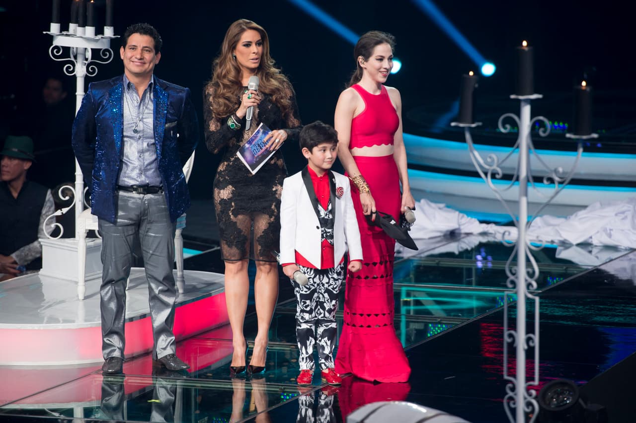 Los Moro, Cervantes, García y Barraza llegaron a la semifinal, en la cual hubo tremenda pelea entre Cristian y Noel, debido a una decisión del capitán, que le costó la eliminación de su equipo. Disfruta foto a foto todo lo que pasó en el show.