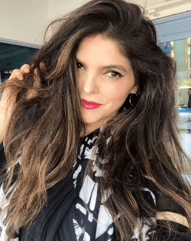 "La vida es muy corta y las cosas tienen que ser y fluir y las cosas sobre todo de familia, de amor […] 
<b><a href="https://www.univision.com/famosos/barro-muy-bien-talina-fernandez-madre-de-la-fallecida-mariana-levy-busca-empleo-a-sus-74-anos-fotos">Yo te adoro Talina</a></b>", dijo a 'Suelta la sopa'.
<br>