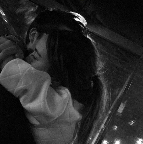 Por su parte, Roberto lo hizo una día antes, el 22 de abril. Esta fue la fotografía que subió a la red social sin mensaje alguno.