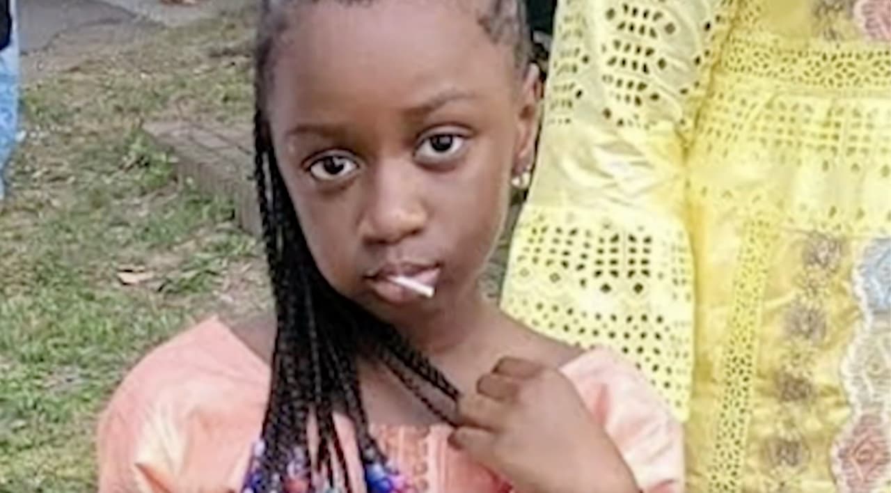 Expolicías de Sharon Hill reciben arresto domiciliario por el homicidio involuntario de Fanta Bility