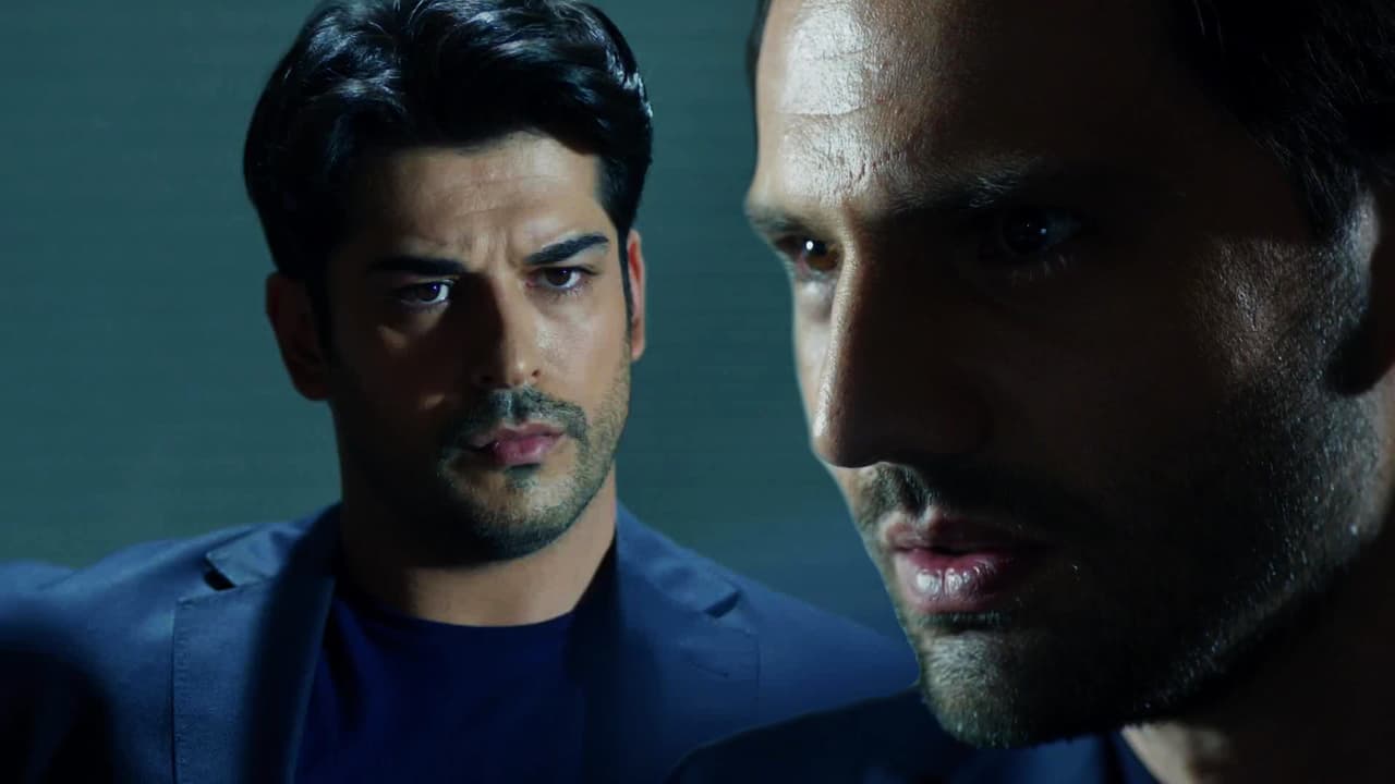 Kemal le dio un golpe fulminante a Emir, pues lo puso en un callejón sin salida al presentarle las pruebas que demostraban sus turbios negocios y que lo llevarían a la cárcel y a perder todo. A cambio de no denunciarlo, Kemal lo obligó a firmar el acuerdo de divorcio con Nihan.