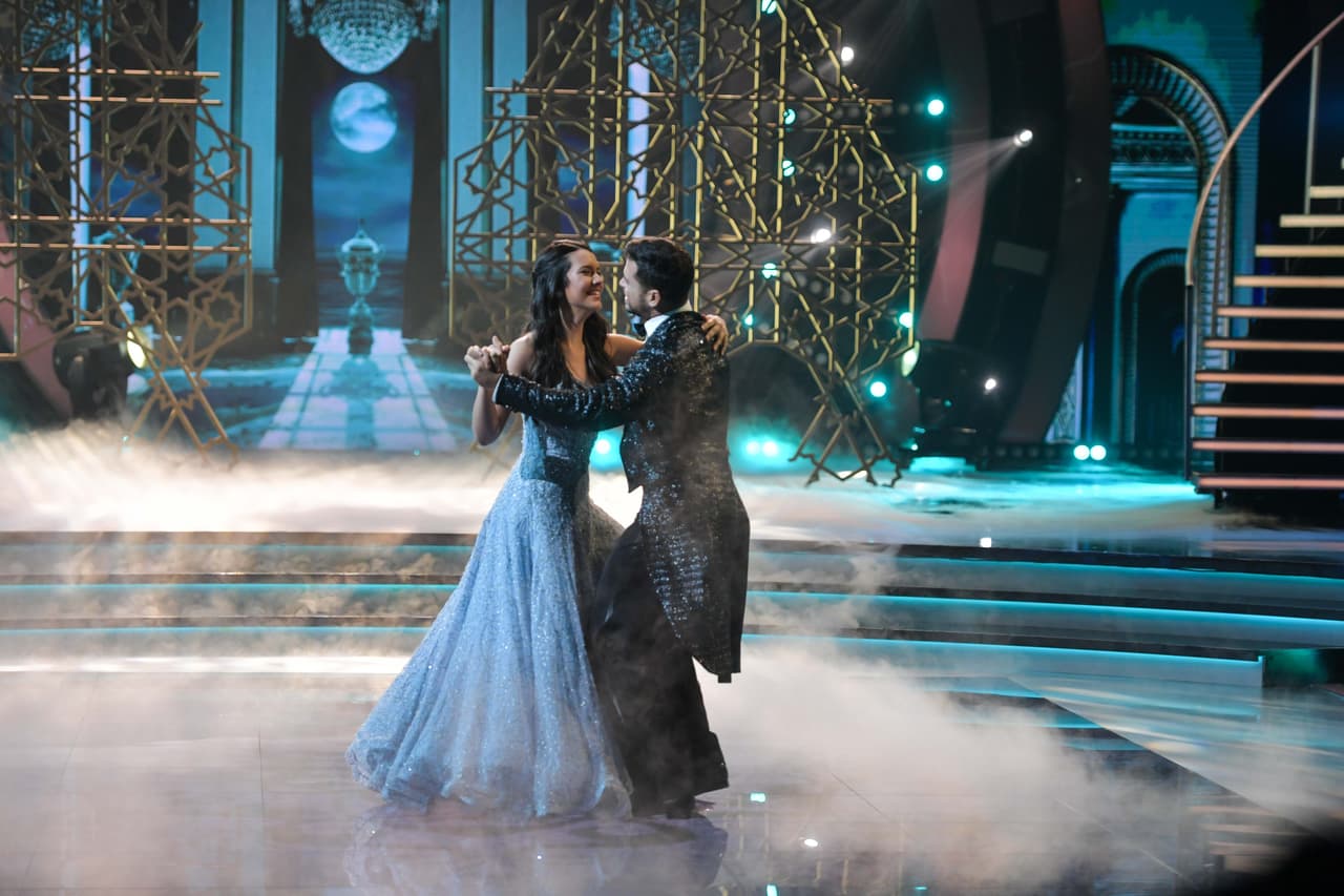 Gracias a este baile, Pedro pudo representar por anticipado "ese viaje de haber estado ahí, protegiéndola desde sus primeros pasos hasta el sol de hoy".