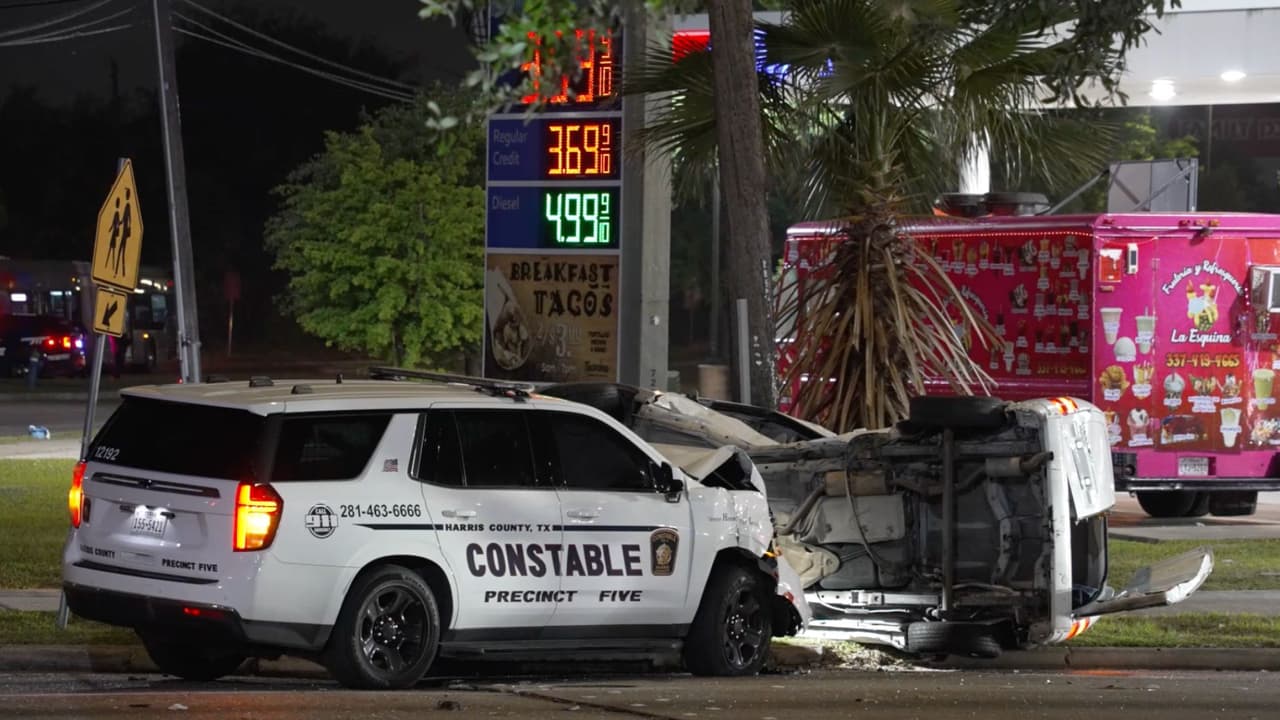 Hallan drogas al interior de la camioneta que chocó de forma violenta contra una patrulla en el área de Houston