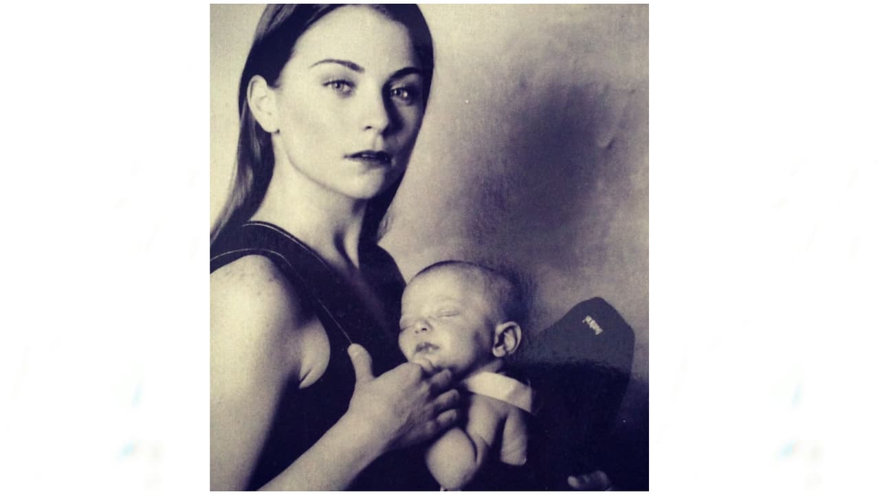 <b>Ludwika Paleta</b>
<br>Tenía 21 años cuando dio a luz a su hijo Nicólas, mientras estaba casada con el actor Plutarco Haza.