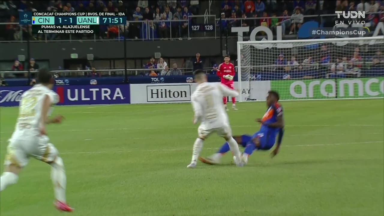 ¡Casi rompen a  Brunetta! Hadebe llega tarde y se lleva puesto al argentino