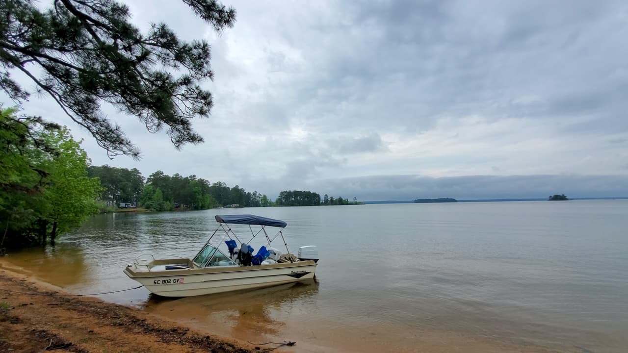 Aunque muchos prefieren traer sus propias embarcaciones.