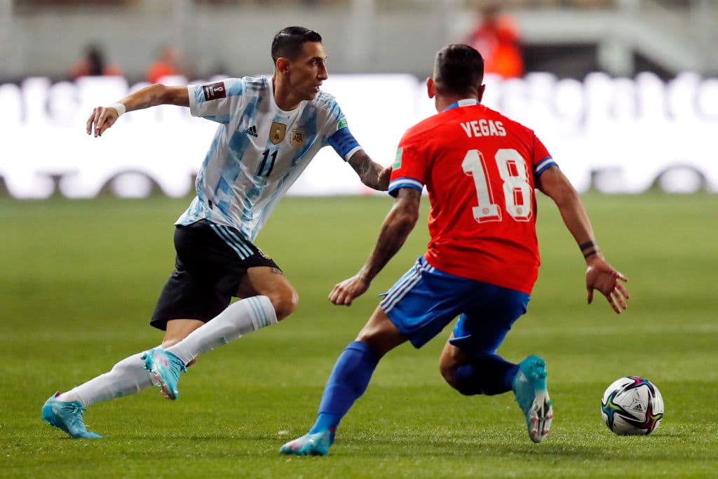 Las visitas salen victoriosas en la CONMEBOL, Uruguay logró imponerse 0-1 a Paraguay y Argentina venció 1-2 a Chile.