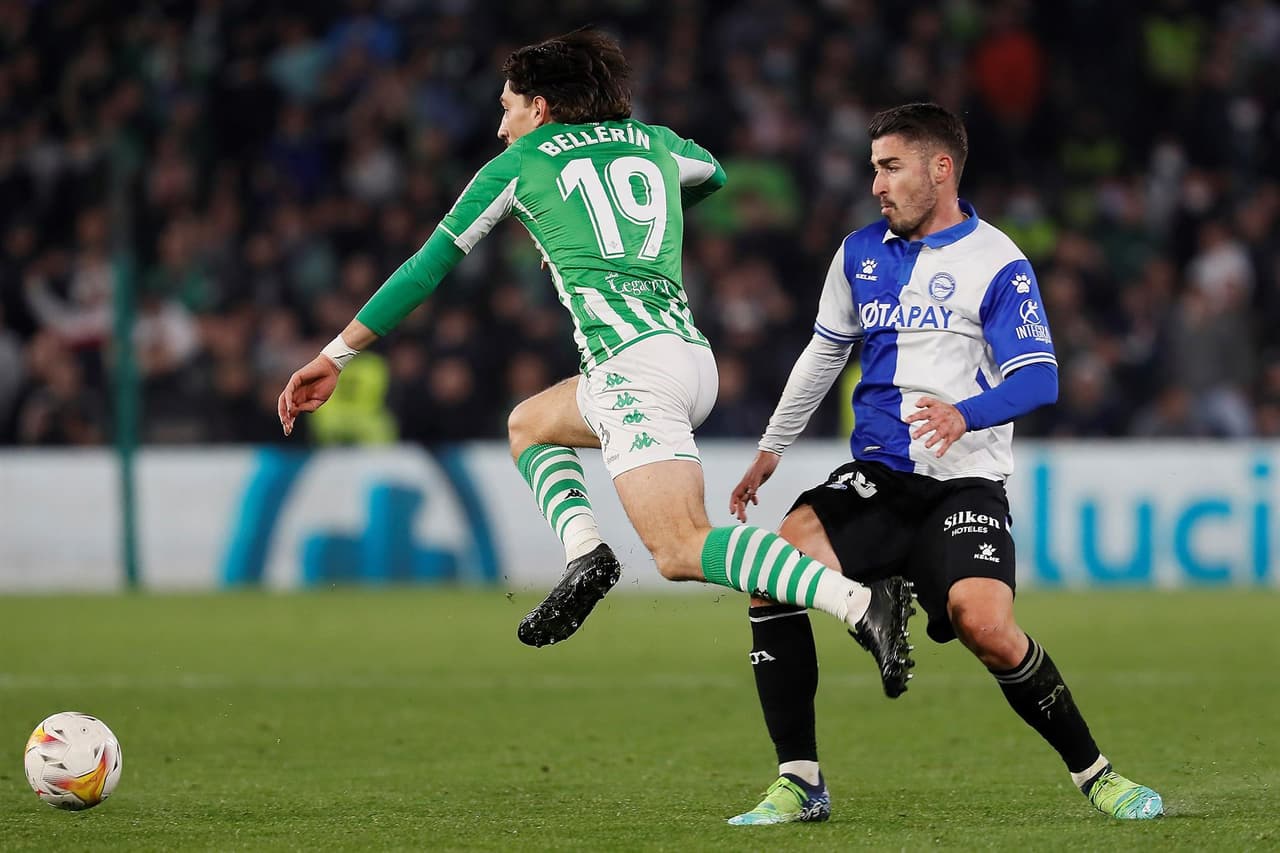 Con anotaciones de Sergio Canales (29'), Juanmi Jiménez (54') y doblete de Borja Iglesias 11', 41'), el Real Betis le propinó una goliza al Alavés al inicio de la Jornada 21 en La Liga. Andrés Guardado fue titular, mientras que Diego Lainez ingresó al minuto 83' del partido.