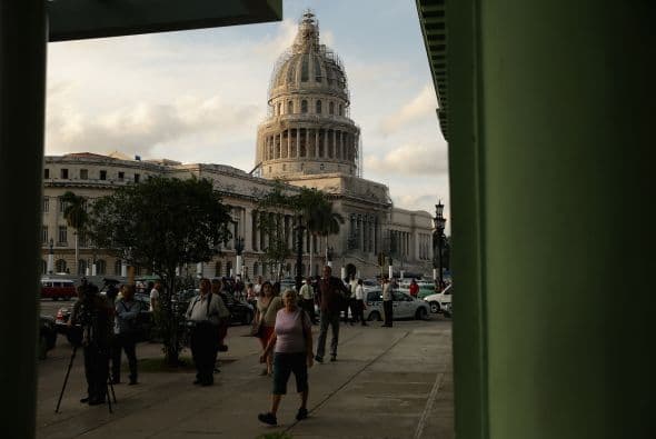 El Capitolio, también llamado Edificio del Capitolio Nacional, está cubierto con andamios durante un proyecto de restauración.