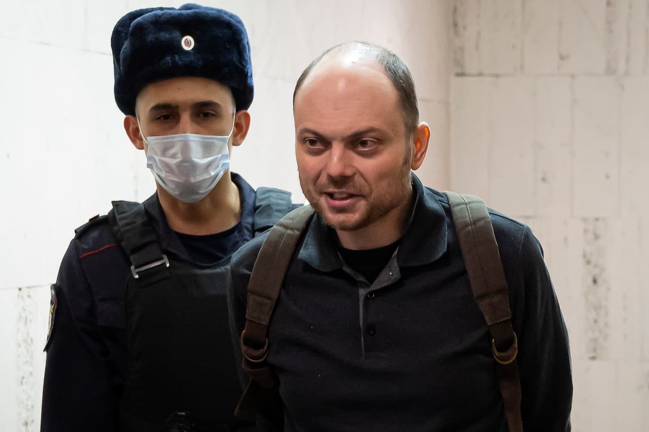 Condenan a 25 años de prisión por traición al opositor ruso Vladimir Kara-Murza Jr