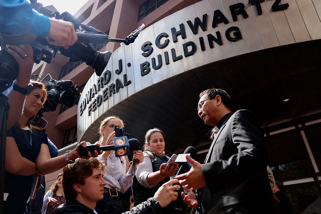 “El mar se abrió”: obispo nombrado por el papa León XIV convoca a líderes religiosos y disuaden a agentes de ICE