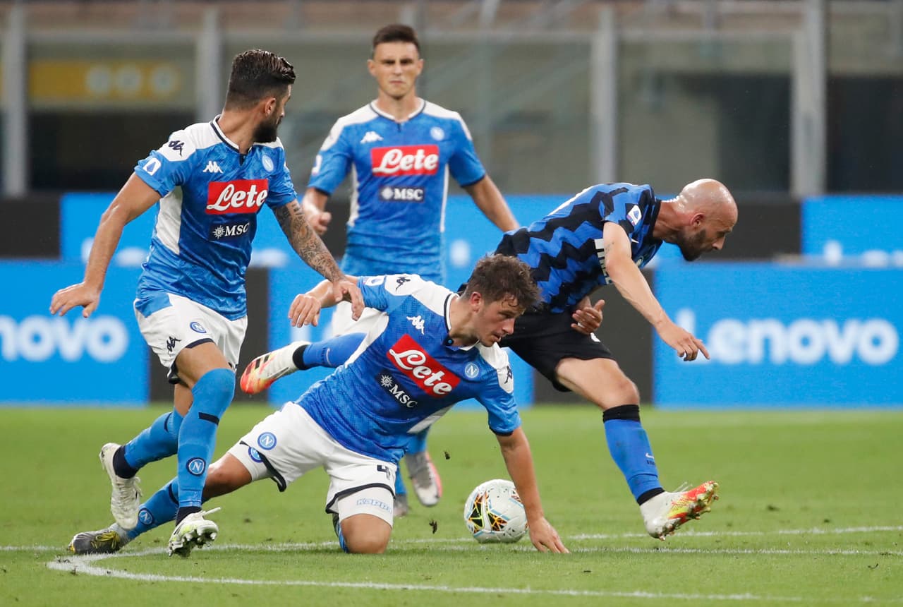 Con goles de Danila D'Ambrosio y Lautaro Martínez, el Inter se lleva los putos y deja al Napoli prácticamente fuera de los puestos de competicones europeas.